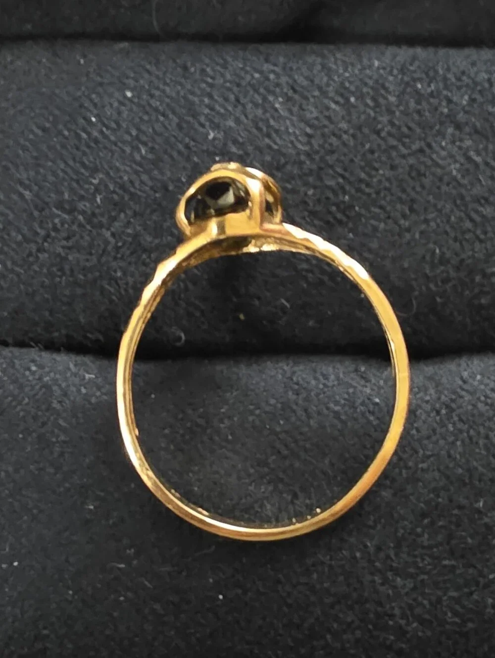 10k Onyx, Diamond Chip Yellow Gold Filigree Ring (Vintage)